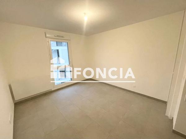 Location Studio 18 m² - 2 RUE DOCTEUR REMY ANNINO Saint-etienne 42000