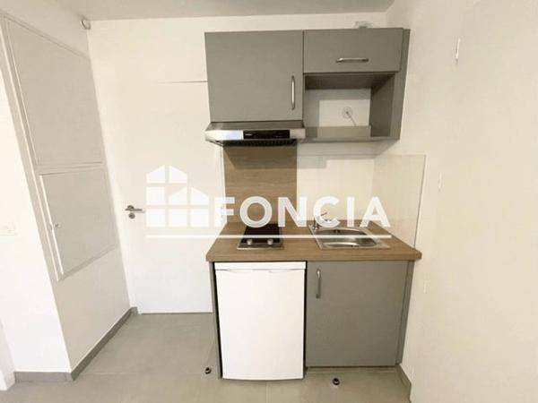 Location Studio 18 m² - 2 RUE DOCTEUR REMY ANNINO Saint-etienne 42000