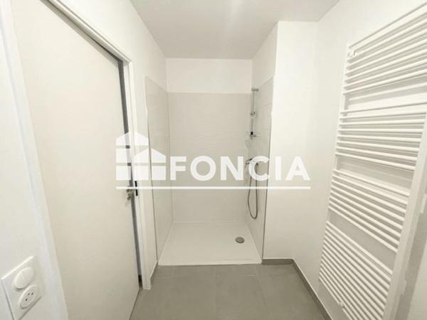 Location Studio 18 m² - 2 RUE DOCTEUR REMY ANNINO Saint-etienne 42000