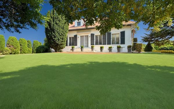 Maison à vendre    6 pièces •  Monteils