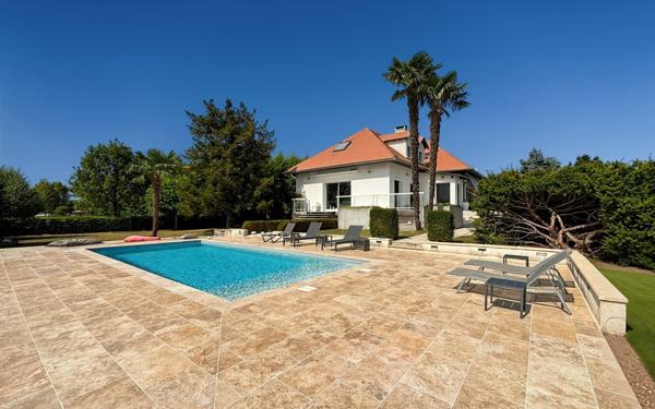 Maison à vendre    6 pièces •  Monteils