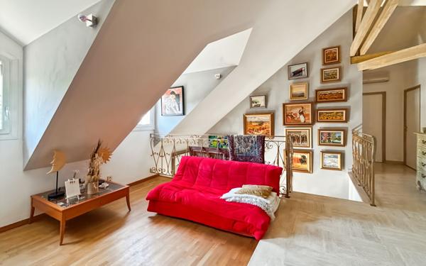 Maison à vendre    6 pièces •  Monteils