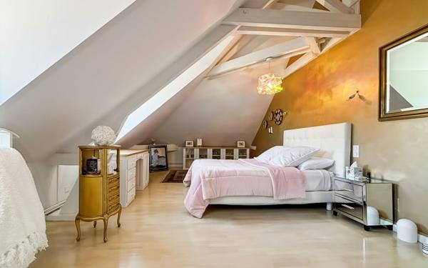 Maison à vendre    6 pièces •  Monteils