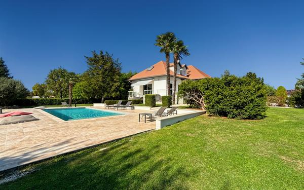 Maison à vendre    6 pièces •  Monteils