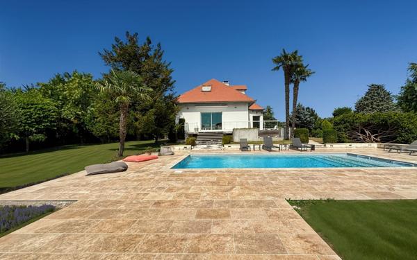 Maison à vendre    6 pièces •  Monteils