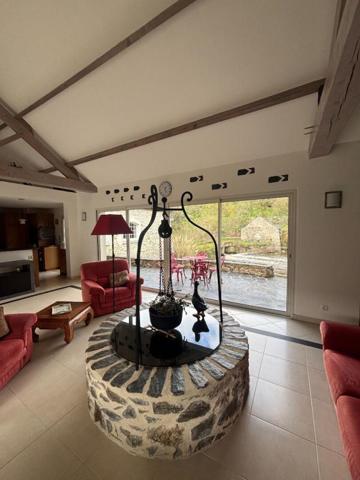 Domaine d'exception avec moulin du XVI siècle entièrement rénové, env 330 m² habitables  - 15 hectares avec rivière et étang