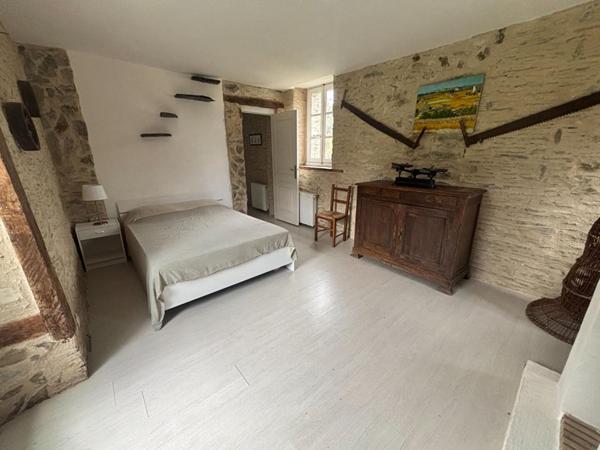 Domaine d'exception avec moulin du XVI siècle entièrement rénové, env 330 m² habitables  - 15 hectares avec rivière et étang