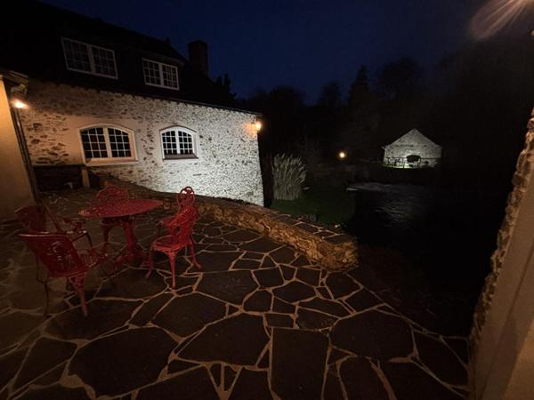 Domaine d'exception avec moulin du XVI siècle entièrement rénové, env 330 m² habitables  - 15 hectares avec rivière et étang