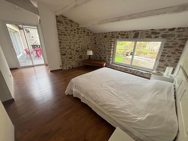 Domaine d'exception avec moulin du XVI siècle entièrement rénové, env 330 m² habitables  - 15 hectares avec rivière et étang