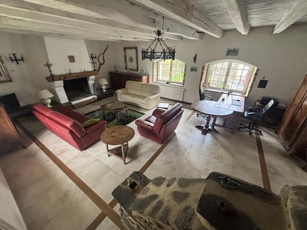 Domaine d'exception avec moulin du XVI siècle entièrement rénové, env 330 m² habitables  - 15 hectares avec rivière et étang