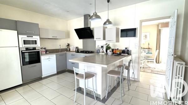 Maison à vendre 6 pièces 184 m² Ludon-Médoc