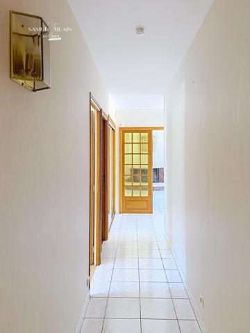 PLAIN PIED, SOUS SOL TOTAL, magnifique jardin clos.