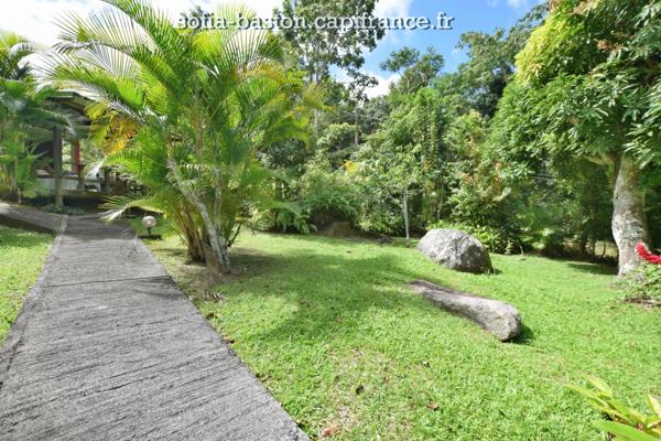 LES TROIS-ÎLETS Maison de plain-pied T4/5 – Terrain 1 000 m² – Garage ouvert – Bungalow -À VENDRE – MARTINIQUE (972)