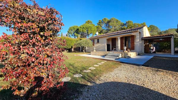 Maison de plain-pied sur 1494m2 de terrain magnifiquement arboré