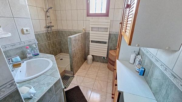 Maison de plain-pied sur 1494m2 de terrain magnifiquement arboré