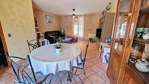 Maison de plain-pied sur 1494m2 de terrain magnifiquement arboré