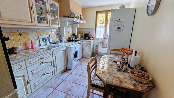 Maison de plain-pied sur 1494m2 de terrain magnifiquement arboré