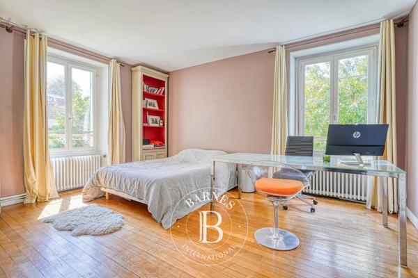 Viroflay, Maison 4 Chambres -  230 m² à vendre