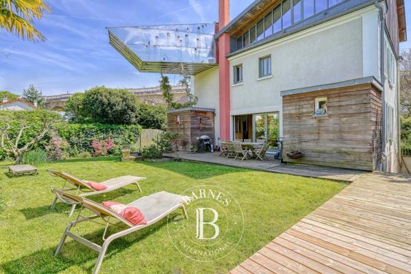 Viroflay, Maison 4 Chambres -  230 m² à vendre