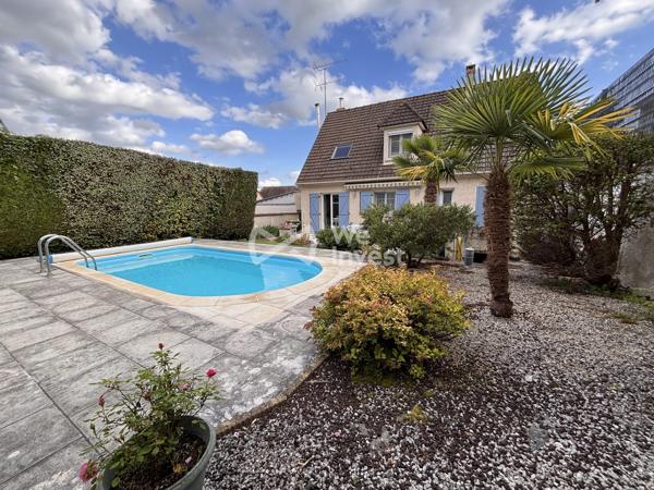 Crécy-la-Chapelle - maison de 115m2 - Hors zone inondable - Piscine Chauffée