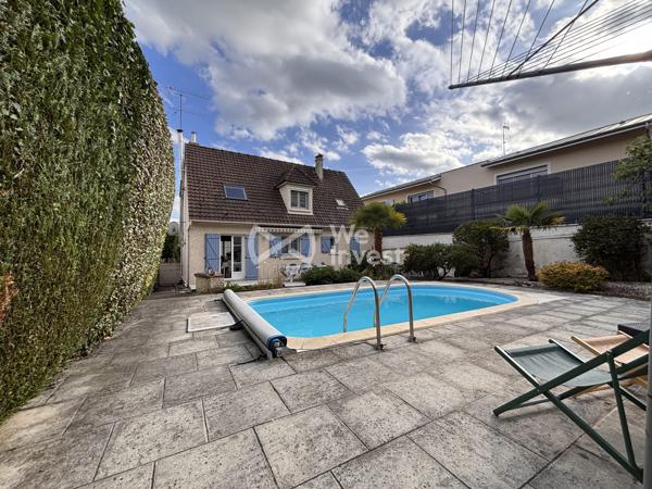 Crécy-la-Chapelle - maison de 115m2 - Hors zone inondable - Piscine Chauffée