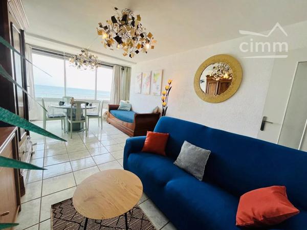 Venez séjourner dans cet appartement vue mer en résidence privée et sécurisée à seulement 5m de la plage !