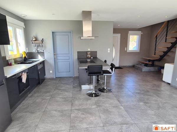 Visite virtuelle disponible, Maison RT 2012 de 3 chambres et grand terrain à Epinal 88