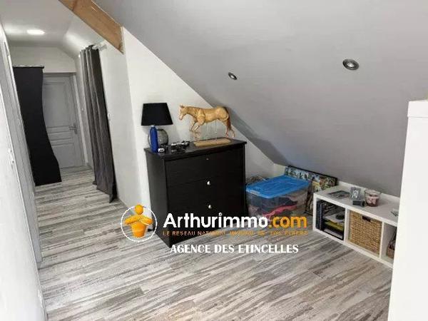 Vente                                                      Maison
                        
                     5 pièces                      132 m2                     à Châteaubriant