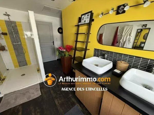 Vente                                                      Maison
                        
                     5 pièces                      132 m2                     à Châteaubriant
