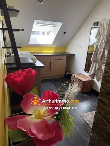 Vente                                                      Maison
                        
                     5 pièces                      132 m2                     à Châteaubriant