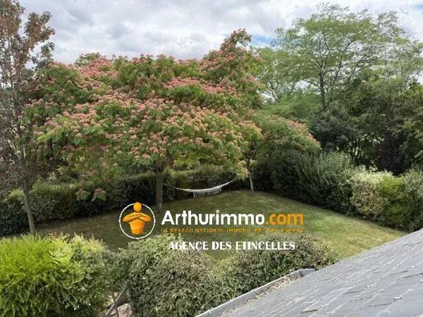 Vente                                                      Maison
                        
                     5 pièces                      132 m2                     à Châteaubriant