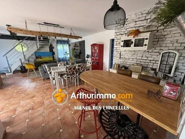 Vente                                                      Maison
                        
                     5 pièces                      132 m2                     à Châteaubriant