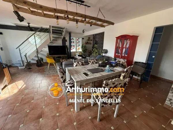 Vente                                                      Maison
                        
                     5 pièces                      132 m2                     à Châteaubriant