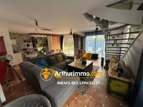 Vente                                                      Maison
                        
                     5 pièces                      132 m2                     à Châteaubriant