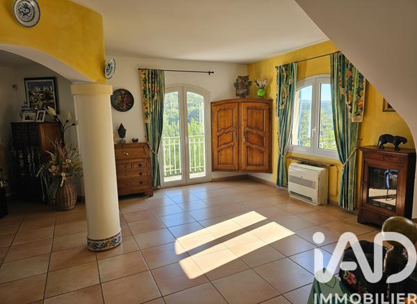 Maison à vendre 7 pièces 180 m² Saint-Cyr-sur-Mer
