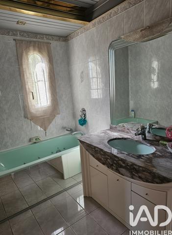 Maison à vendre 7 pièces 180 m² Saint-Cyr-sur-Mer