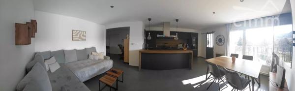 Sur la commune de La Ravoire, à proximité de Médipôle et de toutes commodités bel appartement T4 entièrement rénové.