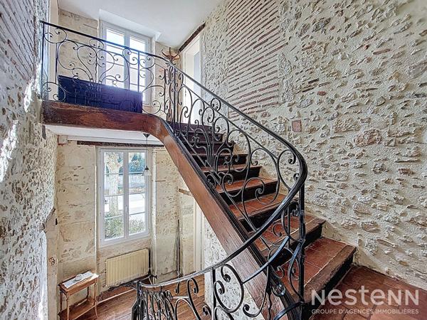 A Vendre Maison de Ville en Pierre, entièrement rénovée de 186 m² dans le centre historique de Condom