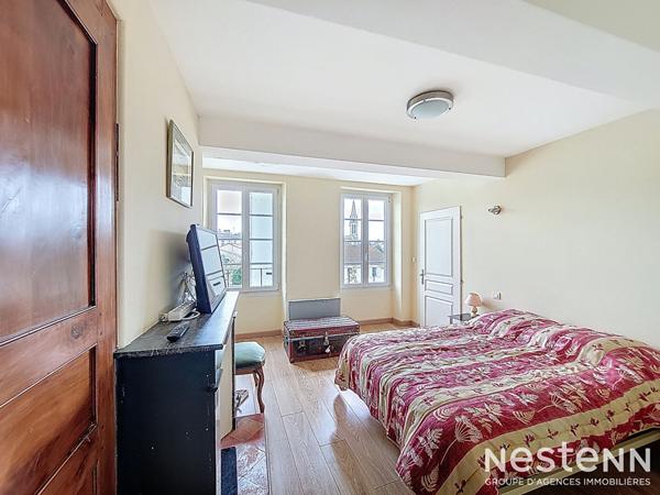 A Vendre Maison de Ville en Pierre, entièrement rénovée de 186 m² dans le centre historique de Condom