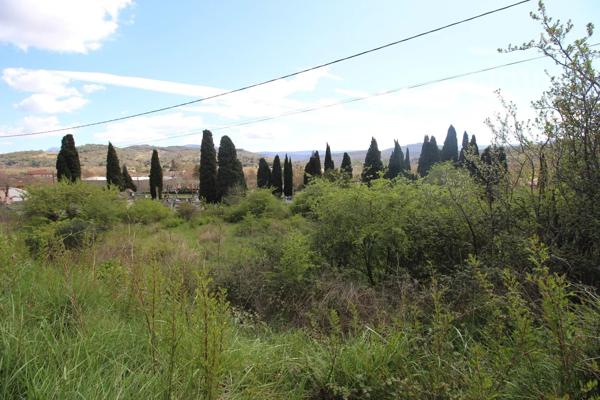 A vendre un terrain constructible de 3450m² proche du centre ville.