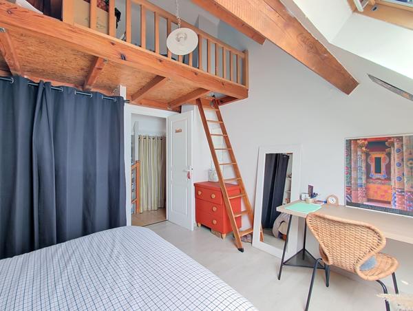 Maison
         6 pièces
        - 104 m² 799 000 € *