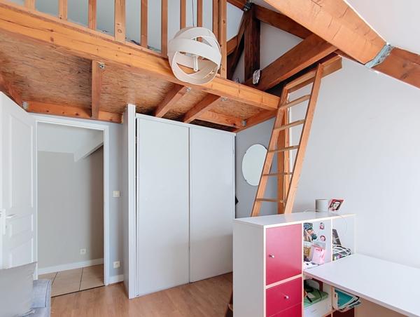 Maison
         6 pièces
        - 104 m² 799 000 € *