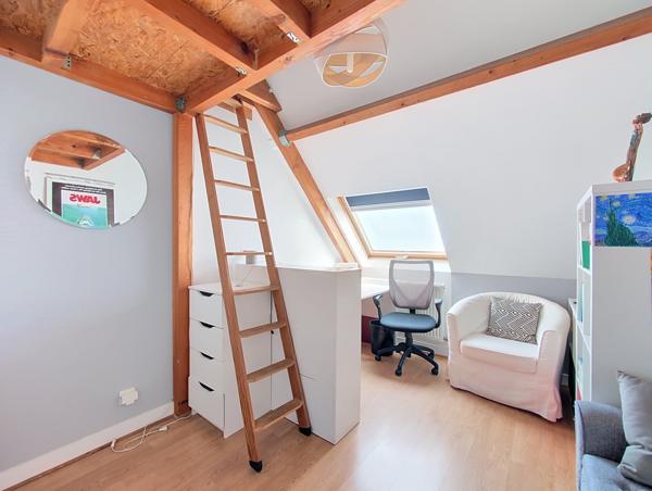 Maison
         6 pièces
        - 104 m² 799 000 € *