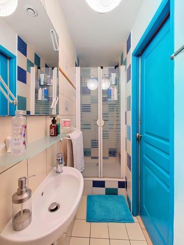 Maison
         6 pièces
        - 104 m² 799 000 € *