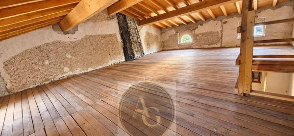 Maison de village en pierre à rénover – 140 m² – jardin – Villespy