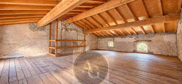 Maison de village en pierre à rénover – 140 m² – jardin – Villespy