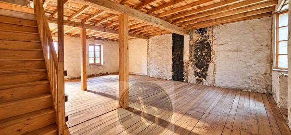 Maison de village en pierre à rénover – 140 m² – jardin – Villespy