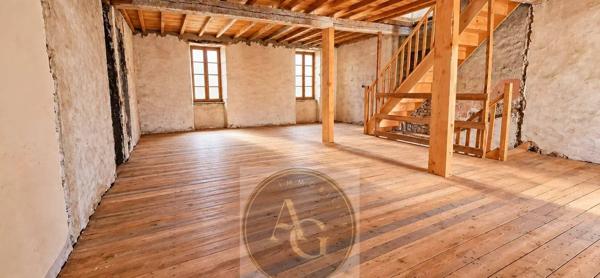 Maison de village en pierre à rénover – 140 m² – jardin – Villespy