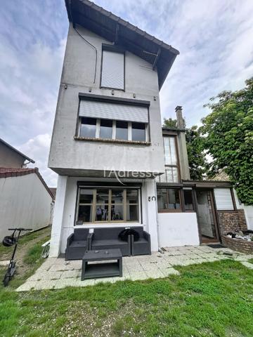 À 5 min de la gare Maison 3 chambres sur 580 m² à prix exceptionnel !