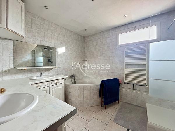 À 5 min de la gare Maison 3 chambres sur 580 m² à prix exceptionnel !
